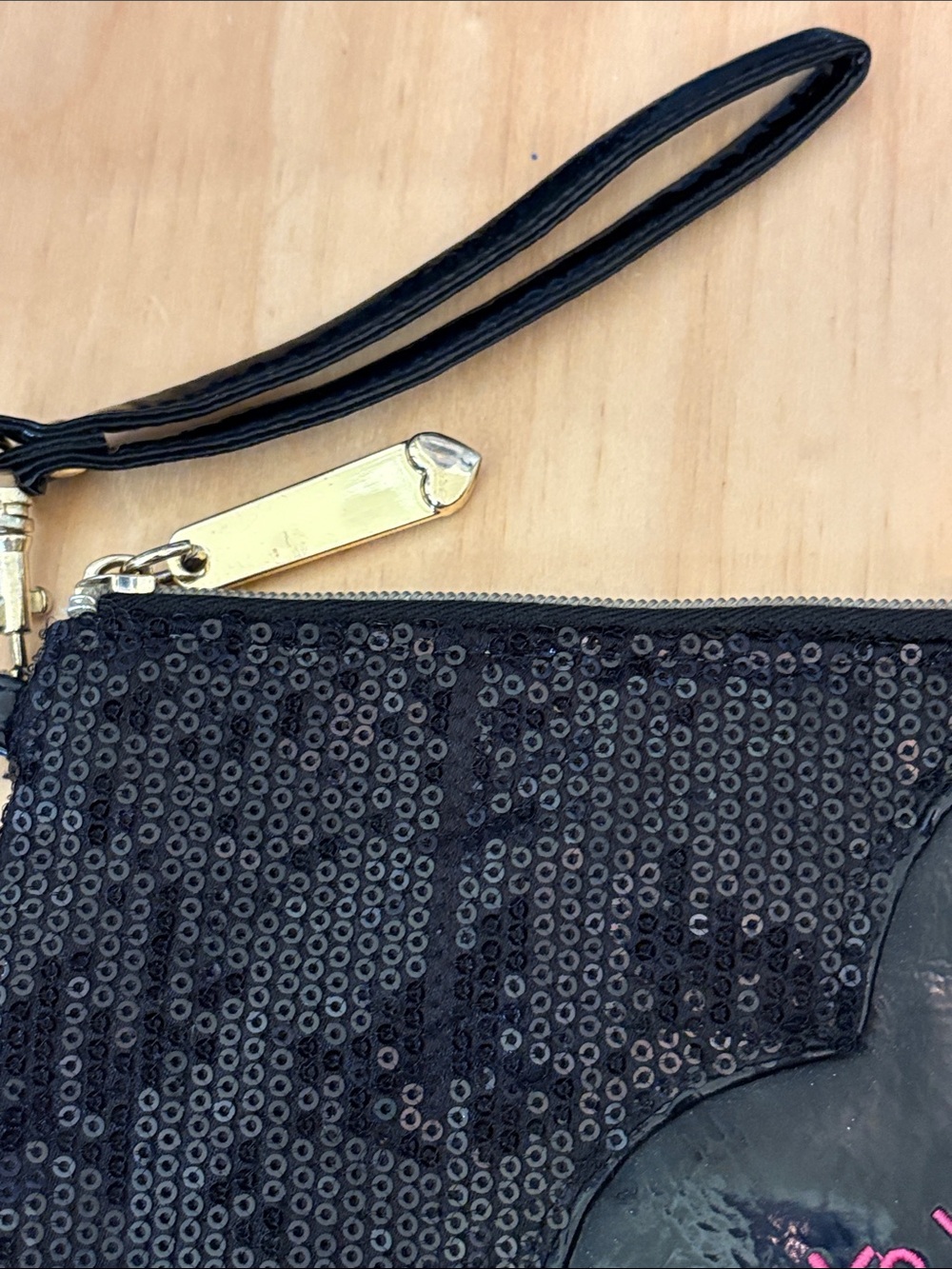 Betsey Johnson Black Sequin Wristlet with Pink Embroidered Logo - Picture 3 of 11